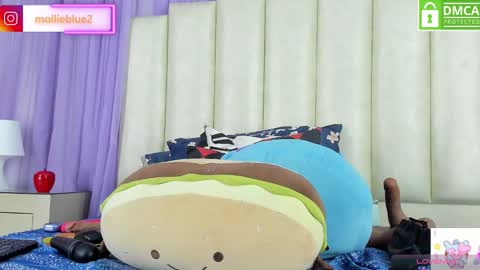 Hey Guys  Im Mollie online show from January 2025 06:17:01 PM