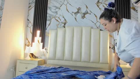 Hey Guys  Im Mollie online show from February 2025 12:03:02 PM