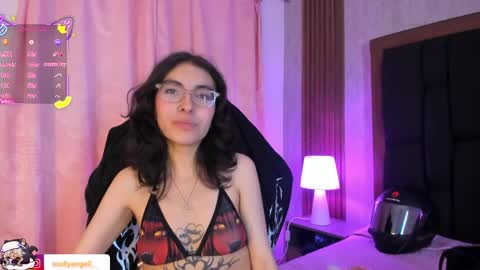 Molly online show from April 2026 07:07:02 PM