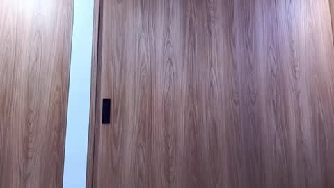 Molly online show from November 2025 07:01:02 PM