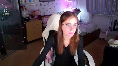 Molly Prvt is open online show from October 2025 06:11:02 AM