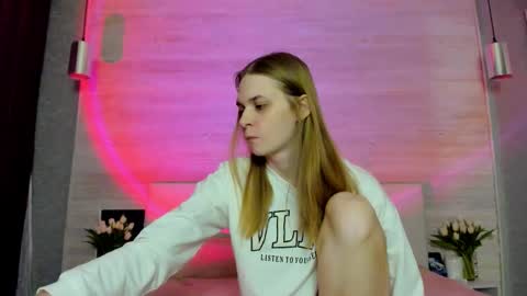 Molly Hunt online show from March 2026 12:52:02 PM