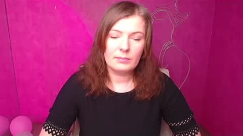 Snapshot of molly_mis chatting on February 2025 12:40:01 PM Molly online show from February 2025 12:40:01 PM