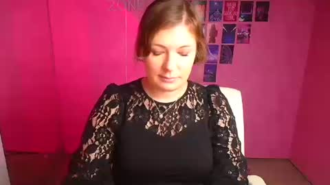 Snapshot of molly_mis chatting on November 2025 12:27:01 PM Molly online show from November 2025 12:27:01 PM