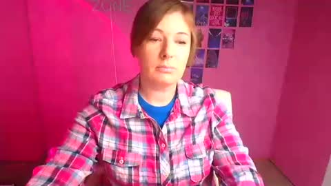 Snapshot of molly_mis chatting on November 2025 12:42:01 PM Molly online show from November 2025 12:42:01 PM