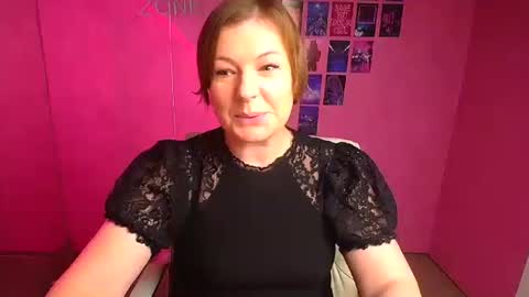 Snapshot of molly_mis chatting on December 2025 12:42:02 PM Molly online show from December 2025 12:42:02 PM