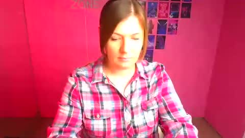 Snapshot of molly_mis chatting on May 2026 12:11:02 PM Molly online show from May 2026 12:11:02 PM