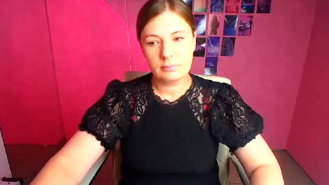 Snapshot of molly_mis chatting on June 2026 11:32:02 AM Molly online show from June 2026 11:32:02 AM