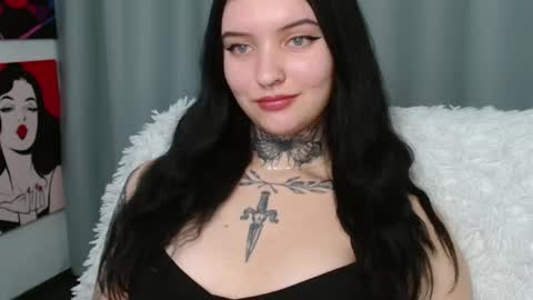 Lina online show from January 2025 07:05:01 PM