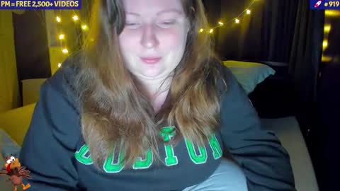molly_moons online show from November 2025 11:07:02 PM