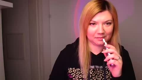 Molly online show from January 2025 12:15:02 PM