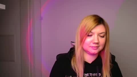 Molly online show from January 2025 12:15:02 PM