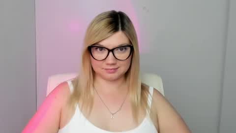 Molly online show from September 2025 11:32:01 AM