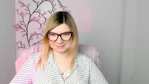 Molly online show from January 2026 01:05:02 PM