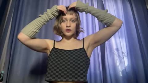 molly_poly online show from November 2025 09:59:02 AM