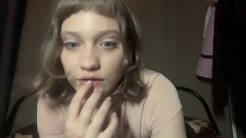 molly_poly online show from April 2026 06:12:01 PM