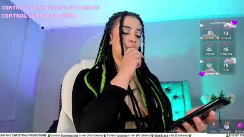 Snapshot of molly_rose_1 chatting on December 2024 05:12:02 AM Molly online show from December 2024 05:12:02 AM