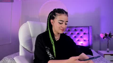 Snapshot of molly_rose_1 chatting on January 2025 07:42:01 AM Molly online show from January 2025 07:42:01 AM