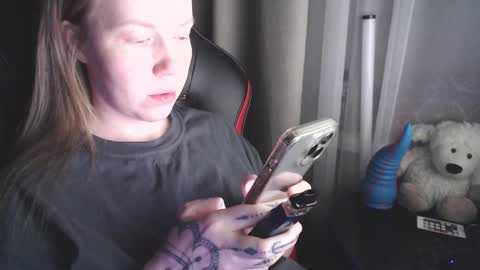 I have new photos come and see with love Molly online show from February 2026 04:44:01 AM