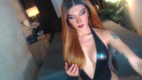 Snapshot of mollycummers chatting on November 2025 01:55:02 AM Molly online show from November 2025 01:55:02 AM