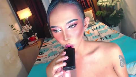 Snapshot of mollycummers chatting on November 2025 07:08:01 AM Molly online show from November 2025 07:08:01 AM