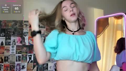 Molly online show from September 2025 01:29:01 AM