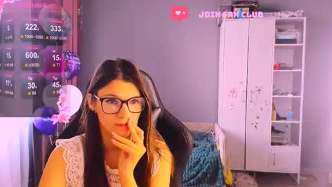  KIRA  online show from October 2025 06:37:01 AM