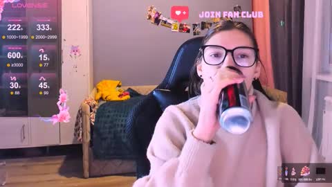  KIRA  online show from December 2025 02:06:01 AM