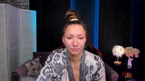hi im Molly heregreat boobs big heart  warm pussy  online show from November 2025 01:27:01 AM