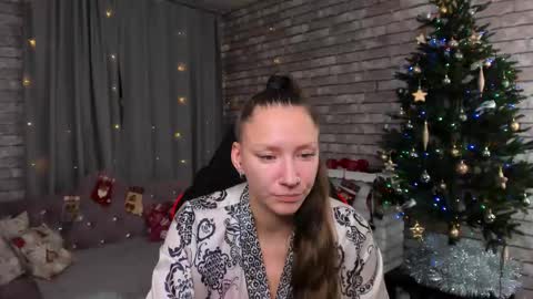 hi im Molly heregreat boobs big heart  warm pussy  online show from December 2025 01:00:01 AM
