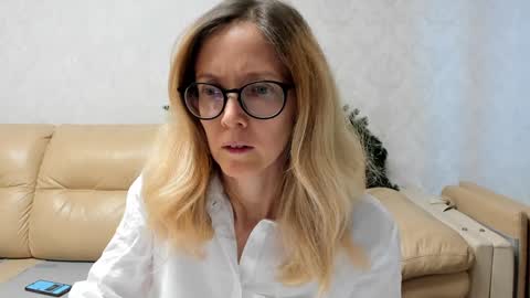 Snapshot of mollystory chatting on January 2025 07:18:01 AM AngelMomm online show from January 2025 07:18:01 AM