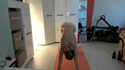 Snapshot of mollystory chatting on February 2025 06:28:01 AM AngelMomm online show from February 2025 06:28:01 AM