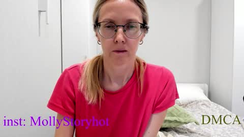 Snapshot of mollystory chatting on November 2025 06:59:01 AM AngelMomm online show from November 2025 06:59:01 AM