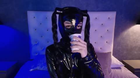 mollyycrystal online show from November 2025 05:34:02 PM