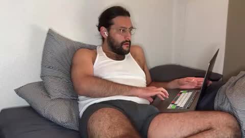 molten_escargot online show from December 2024 10:17:01 AM