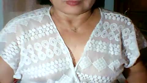 Snapshot of mombastic55 chatting on May 2026 06:37:02 PM mombastic55 online show from May 2026 06:37:02 PM