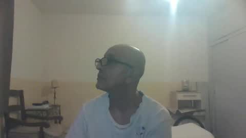 Snapshot of moment71200 chatting on January 2025 06:20:02 PM moment71200 online show from January 2025 06:20:02 PM