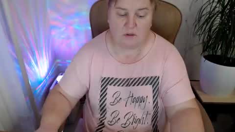 Snapshot of mommy99x chatting on January 2025 11:43:02 AM Mommy99X online show from January 2025 11:43:02 AM