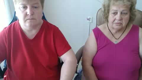 Snapshot of mommy99x chatting on September 2025 07:44:02 AM Mommy99X online show from September 2025 07:44:02 AM