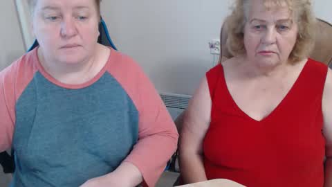 Snapshot of mommy99x chatting on December 2025 09:58:02 AM Mommy99X online show from December 2025 09:58:02 AM