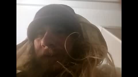 Snapshot of mommyissues2386 chatting on December 2024 04:31:02 AM Richard Sheridan online show from December 2024 04:31:02 AM