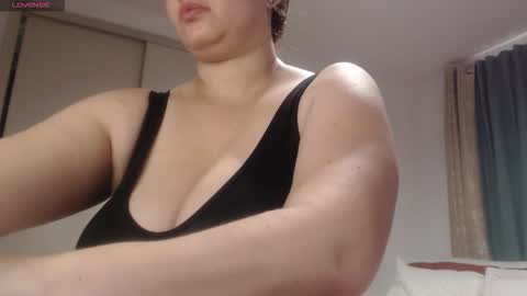 Daphne  online show from November 2025 11:38:02 AM