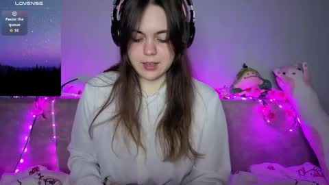 Momo online show from April 2026 07:18:01 PM