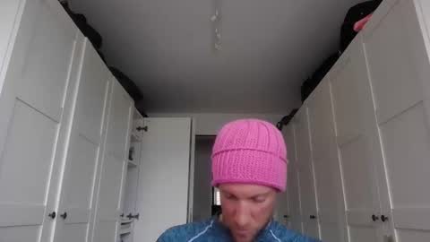 moms_little_monster online show from December 2025 01:05:02 PM