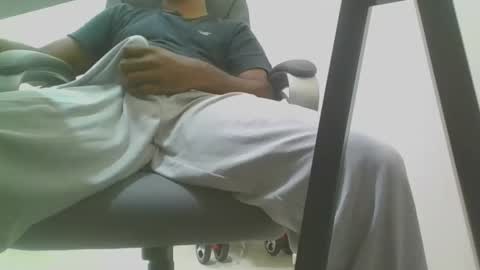 Mommy Lover online show from December 2025 11:24:01 PM