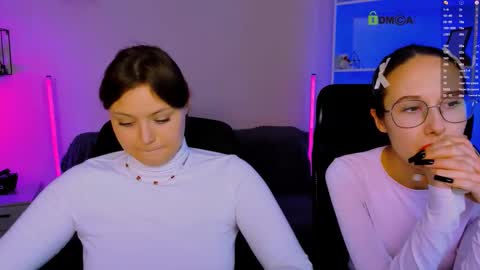 Snapshot of mona_cloud chatting on November 2025 08:08:02 PM Mona online show from November 2025 08:08:02 PM