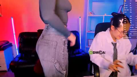 Snapshot of mona_cloud chatting on November 2025 08:16:01 PM Mona online show from November 2025 08:16:01 PM