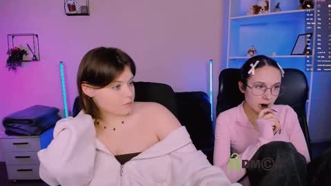 Snapshot of mona_cloud chatting on November 2025 08:03:01 PM Mona online show from November 2025 08:03:01 PM