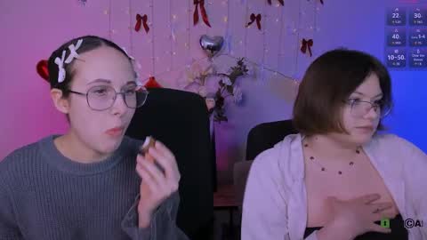Snapshot of mona_cloud chatting on April 2026 07:16:01 PM Mona online show from April 2026 07:16:01 PM