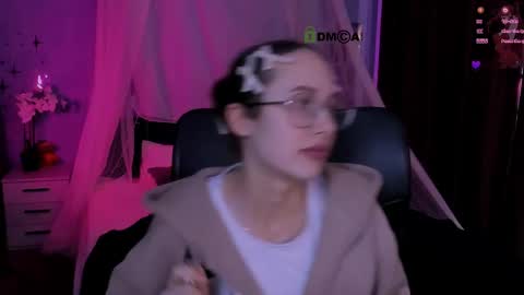 Snapshot of mona_cloud chatting on April 2026 01:42:02 AM Mona online show from April 2026 01:42:02 AM